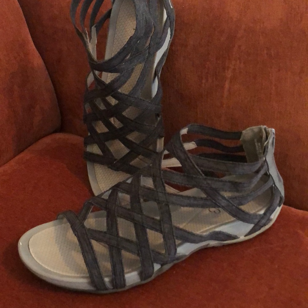Women’s distressed black denim look strappy sandals. Super comfy! Size 8.5